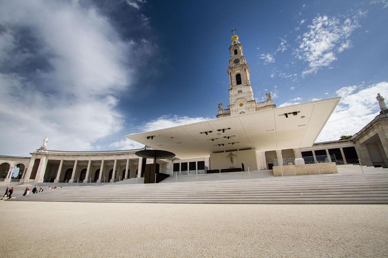 Hotel Santo Condestavel Fátima Exteriör bild