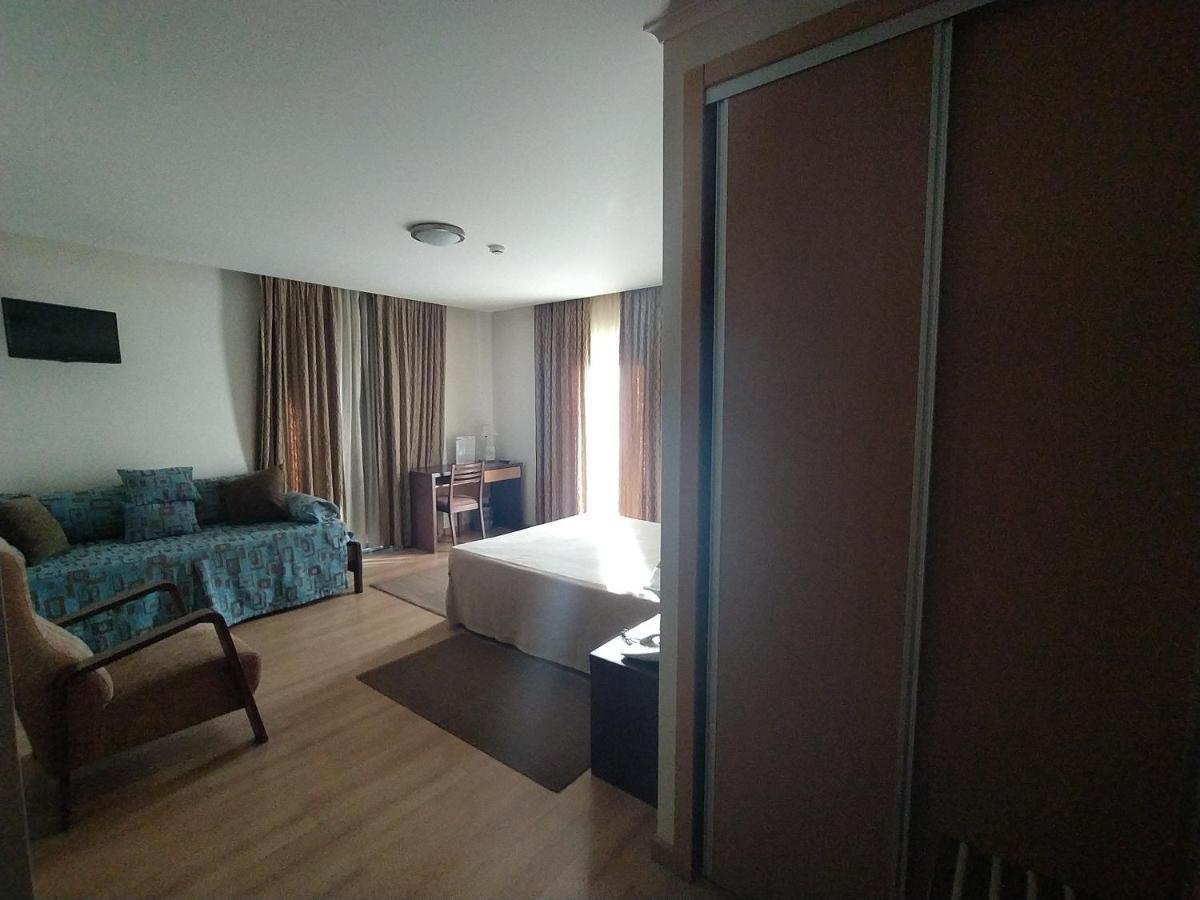 Hotel Santo Condestavel Fátima Exteriör bild
