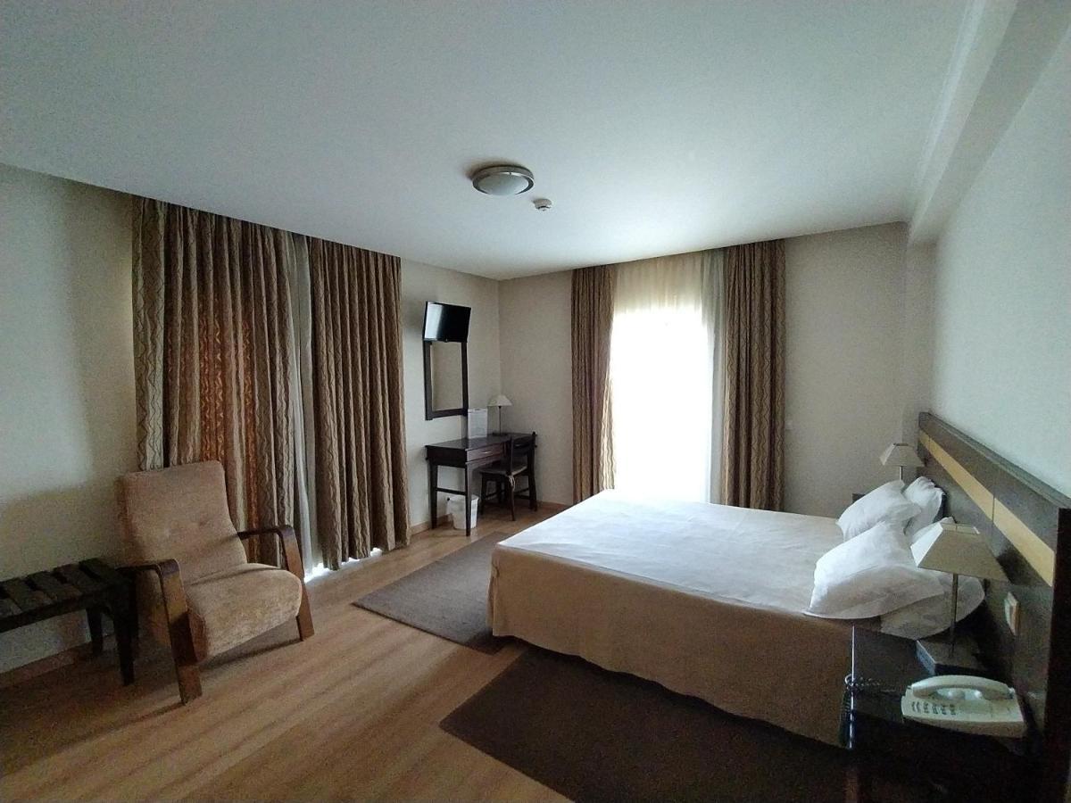 Hotel Santo Condestavel Fátima Exteriör bild